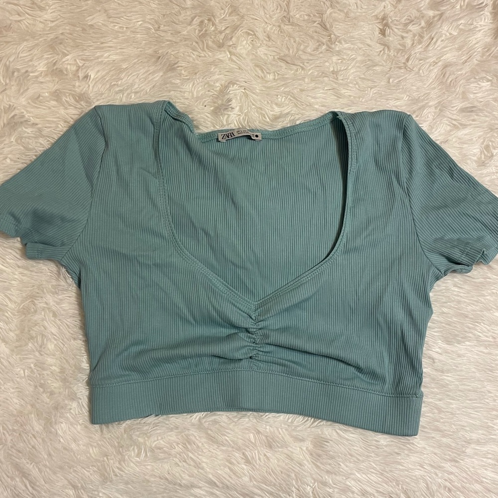 Large, Zara short sleeve crop top